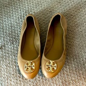 Tan Tory Burch Flat
